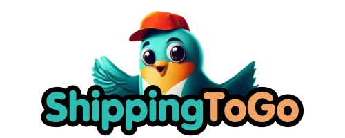 לוגו של חברת ShippingToGo - איור של ציפור כחולה עם כובע אדום לצד שם החברה בצבעי טורקיז וכתום, בסגנון ידידותי ועליז